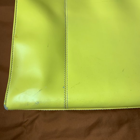 Wilson's Leather Yellow Tote Bag with Leopard Print Interior - Picture 9 of 11